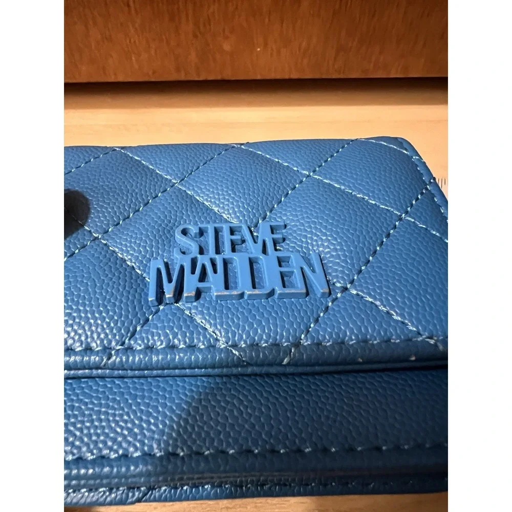 Steve Madden BWren Card Holder Wallet In‎ Royal Cobalt Blue Keychain ID Case